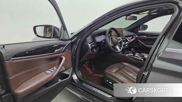 BMW 5 Series (G30) id 3859263 из Кореи 20