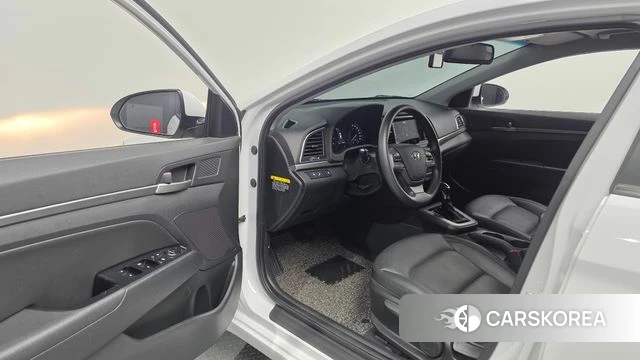 Hyundai Avante AD id 4311037 из Кореи 20