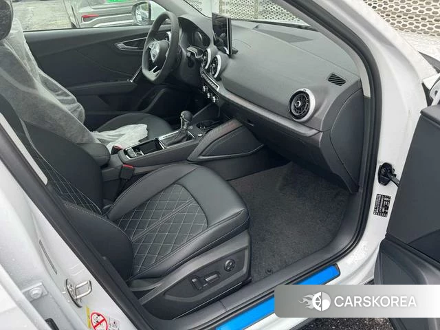 Audi Q2L id 4259905 из Китая 16
