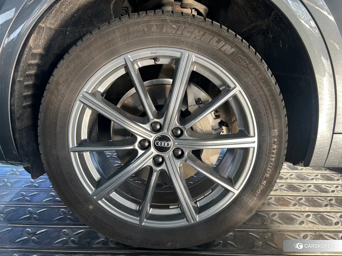 Audi Q5L id 4539182 из Китая 18