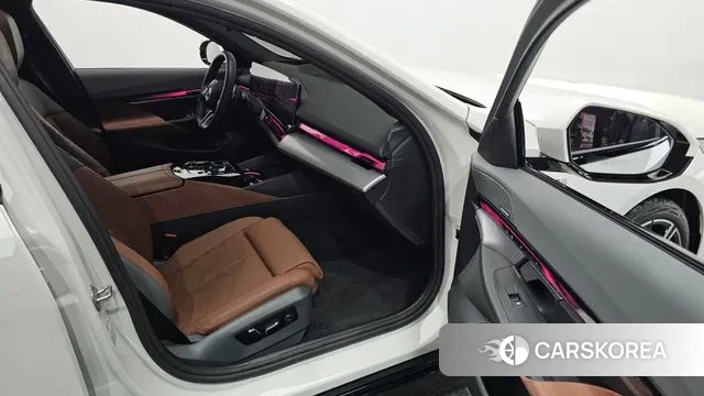 BMW 5 Series (G60) id 3596432 из Кореи 20