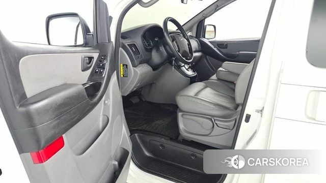 Hyundai The New Grand Starex id 4937262 из Кореи 32