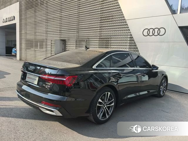 Audi A6L id 4259064 из Китая 13