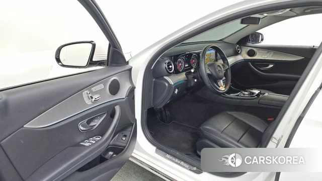 Mercedes-Benz E-Class W213 id 4751404 из Кореи 33