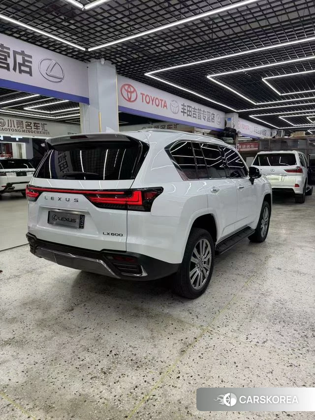 Lexus LX id 4258817 из Китая 19