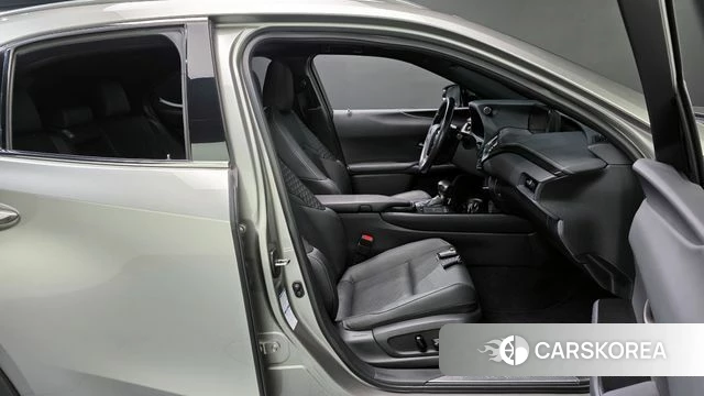Lexus UX250h id 3872464 из Кореи 20