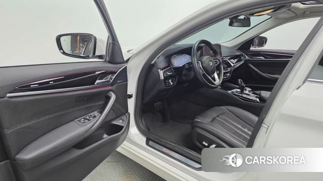 BMW 5 Series (G30) id 3924663 из Кореи 20