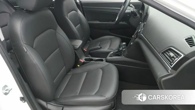 Hyundai Avante AD id 4403523 из Кореи 20
