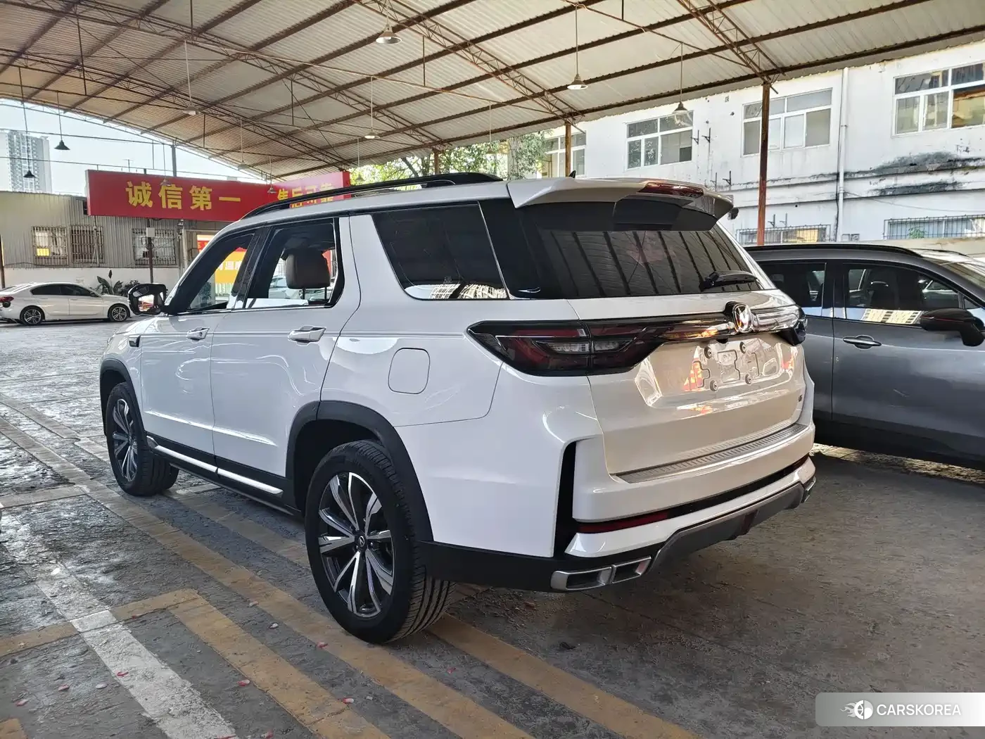 Chang'an CS95 id 4599610 из Китая 10