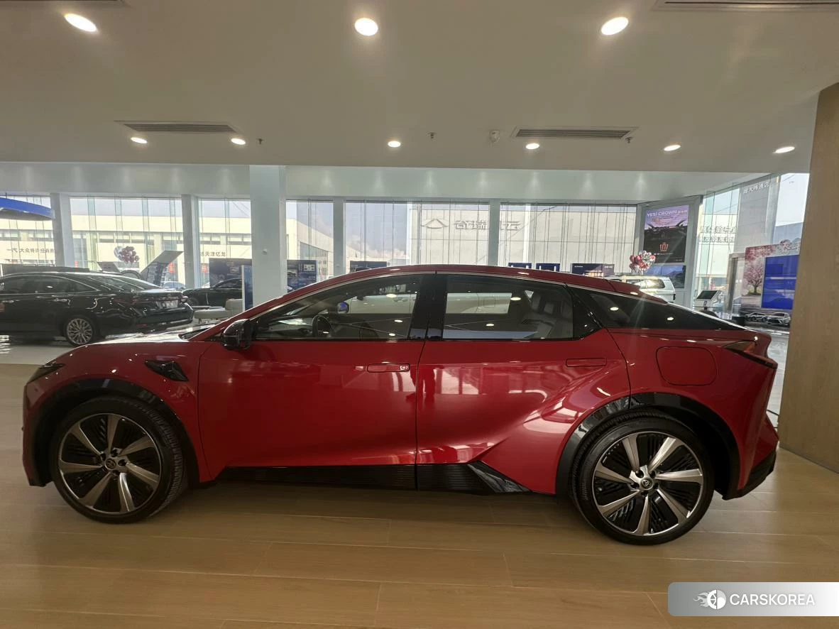 Toyota bZ5 id 4515166 из Китая 22