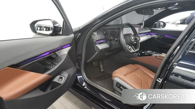 BMW 5 Series (G60) id 3442056 из Кореи 20