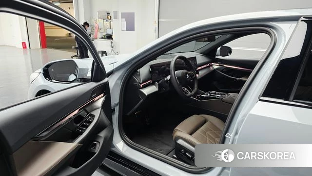 BMW 5 Series (G60) id 4194057 из Кореи 20