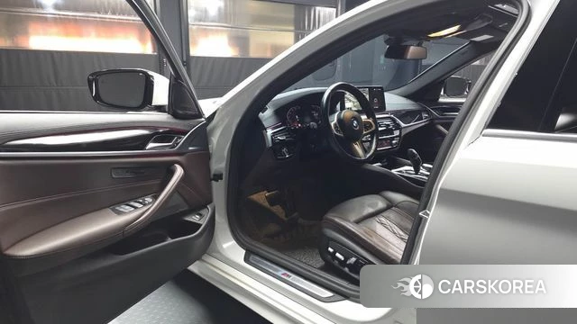 BMW 5 Series (G30) id 3883945 из Кореи 20