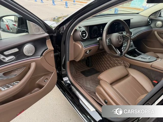 Mercedes-Benz E-class id 4259647 из Китая 21