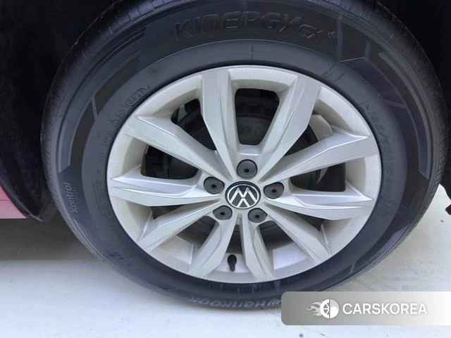 Volkswagen Polo id 4241986 из Китая 21