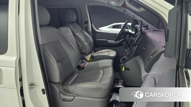 Hyundai The New Grand Starex id 4246310 из Кореи 31