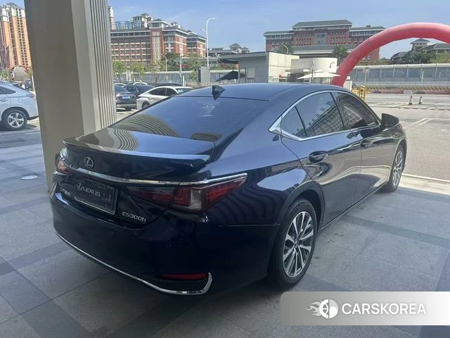 Lexus ES id 4259918 из Китая 13