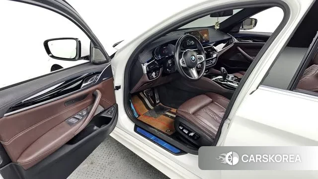 BMW 5 Series (G30) id 3561929 из Кореи 20