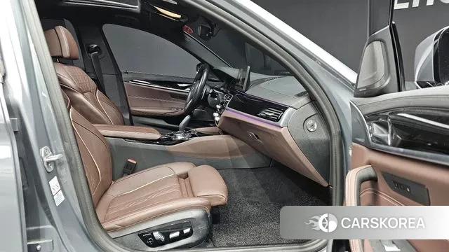 BMW 5 Series (G30) id 3610808 из Кореи 20