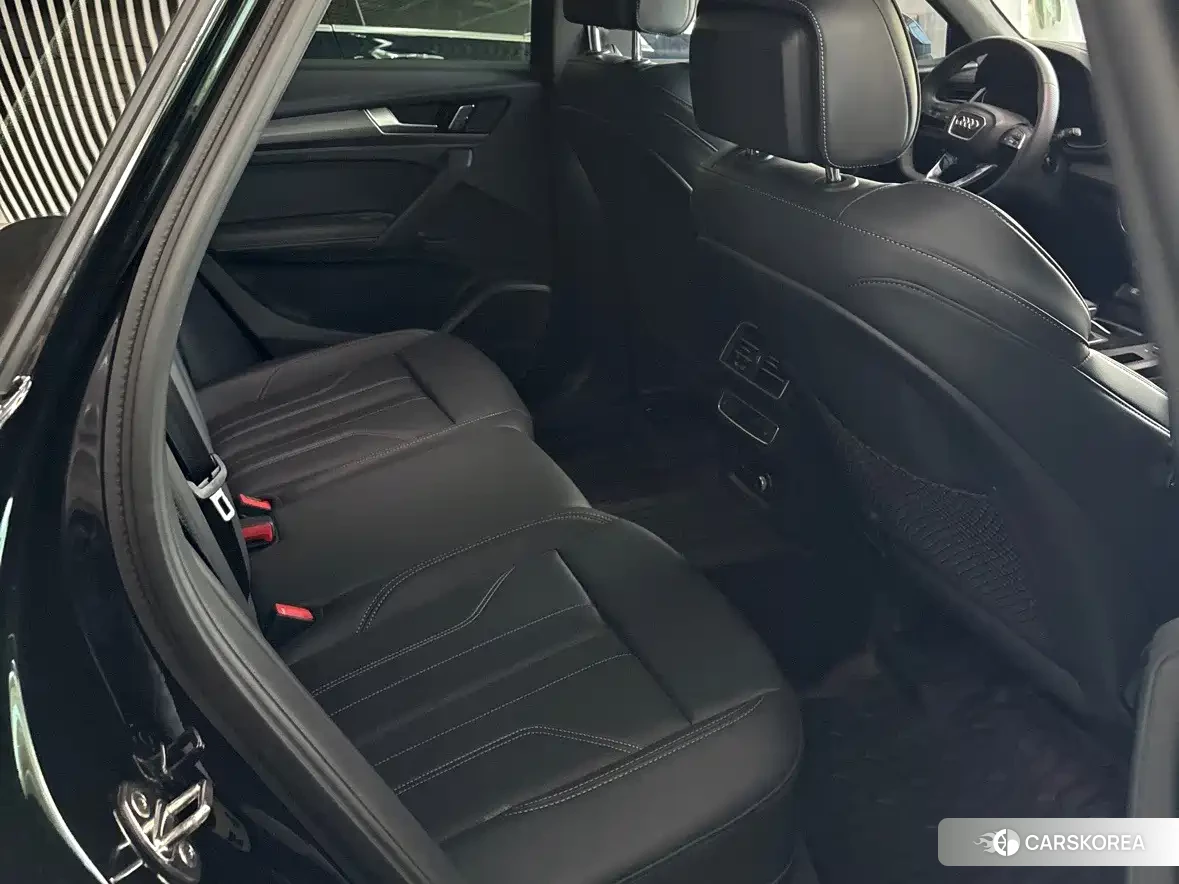Audi Q5L id 4629598 из Китая 18