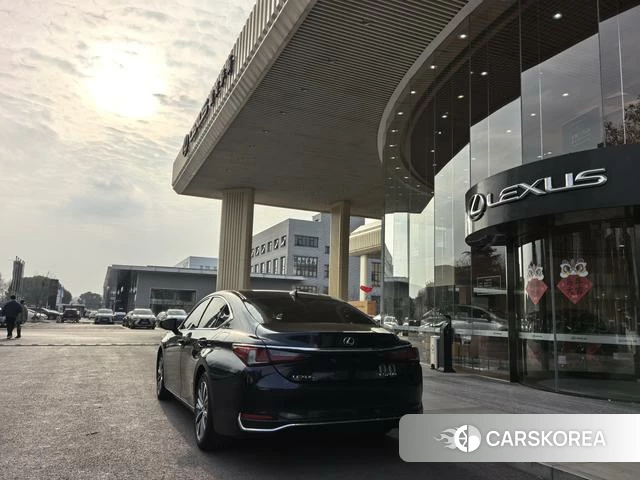 Lexus ES id 4220087 из Китая 17