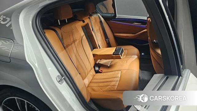BMW 5 Series (G30) id 4692191 из Кореи 38