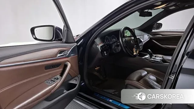 BMW 5 Series (G30) id 3484848 из Кореи 20