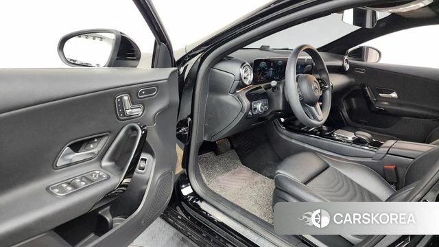 Mercedes-Benz A-Class W177 id 4304499 из Кореи 32