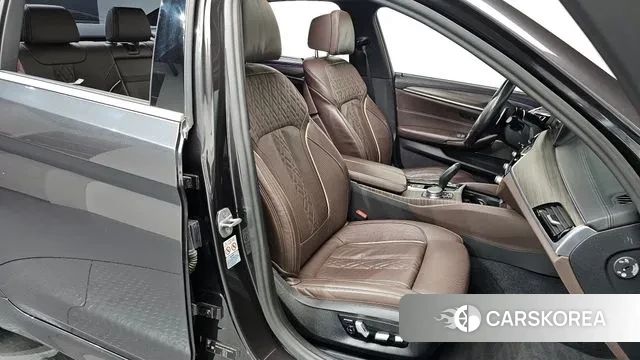 BMW 5 Series (G30) id 3727836 из Кореи 20