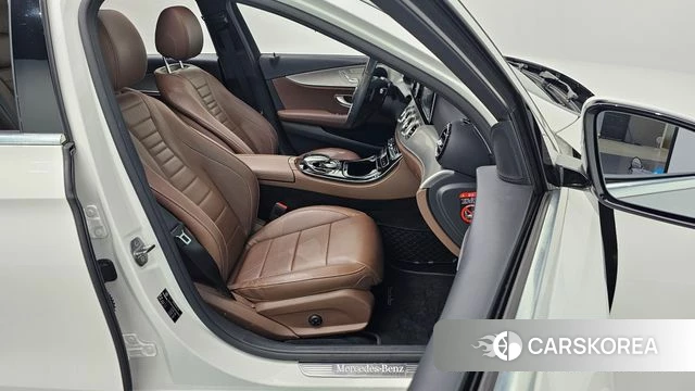 Mercedes-Benz E-Class W213 id 4574591 из Кореи 31