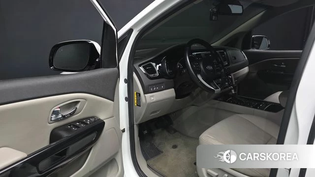 Kia All New Carnival id 4459742 из Кореи 32