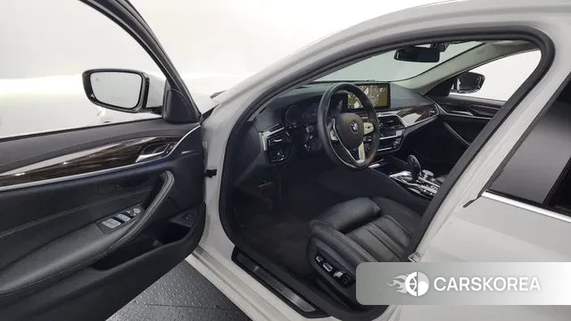 BMW 5 Series (G30) id 3251765 из Кореи 20