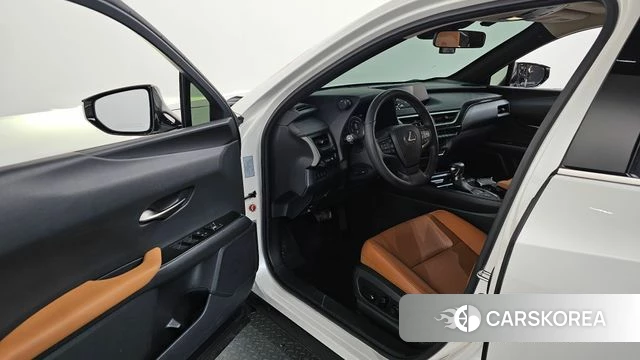 Lexus UX250h id 3845171 из Кореи 20