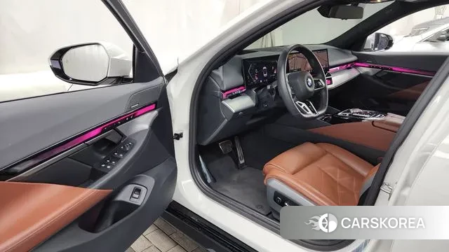 BMW 5 Series (G60) id 3507618 из Кореи 20