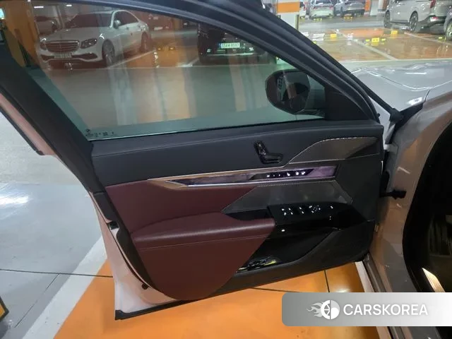 BMW 7 Series (G70) id 3610557 из Кореи 12