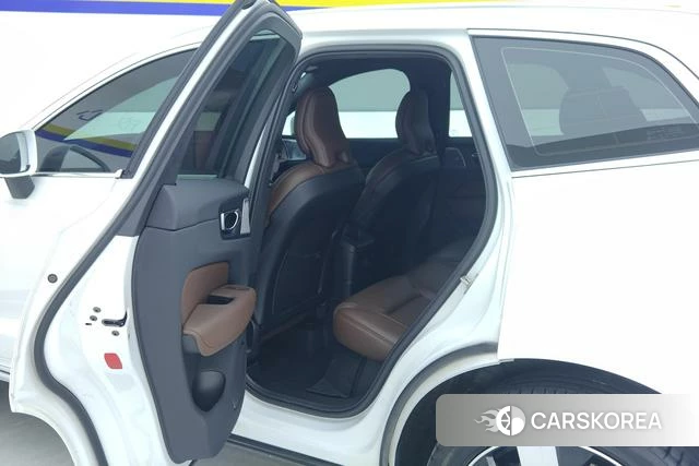 Volvo XC60 PHEV id 4221029 из Китая 17