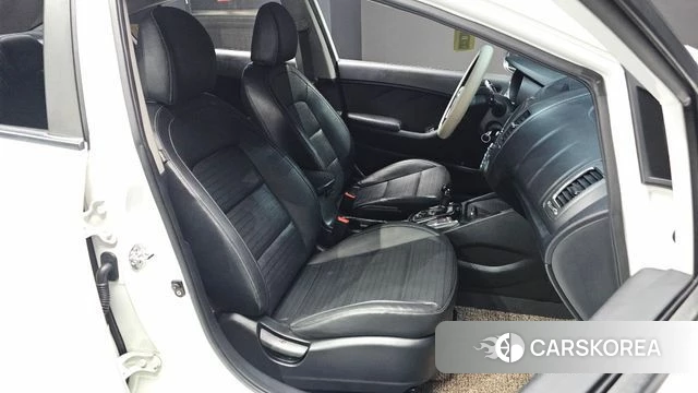 Kia The New K3 id 3821158 из Кореи 20