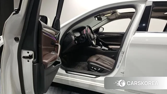 BMW 5 Series (G30) id 3687240 из Кореи 20