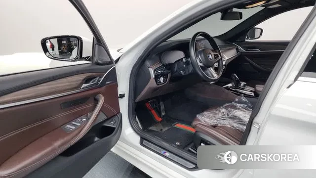 BMW 5 Series (G30) id 3433977 из Кореи 20