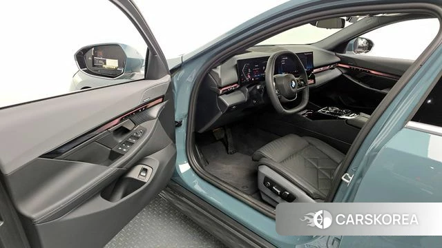 BMW 5 Series (G60) id 4493505 из Кореи 20