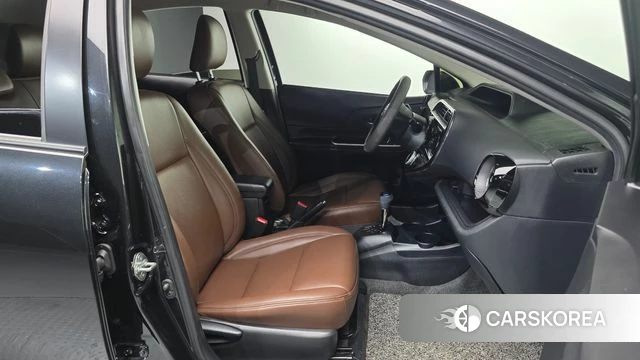 Toyota Prius C id 3936156 из Кореи 20