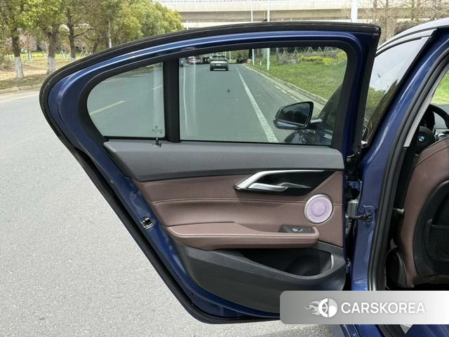 BMW 1 series id 4264937 из Китая 21