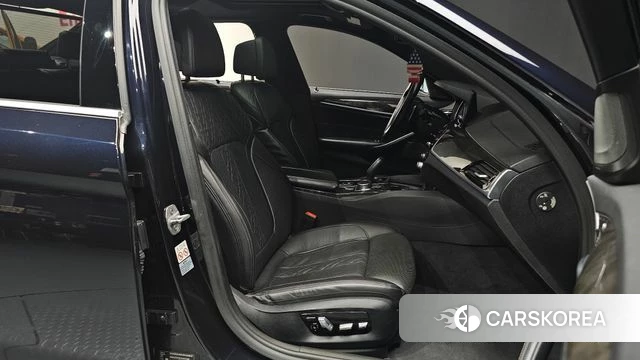 BMW 5 Series (G30) id 3814537 из Кореи 20