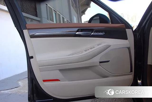 Genesis G90 id 3379560 из Кореи 18