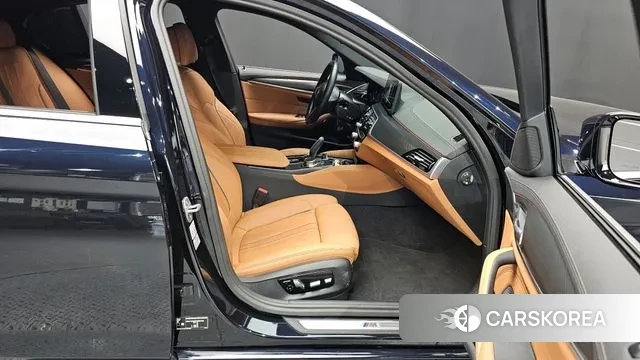 BMW 5 Series (G30) id 3606262 из Кореи 20