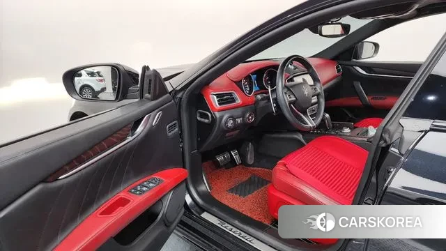 Maserati Ghibli id 3395802 из Кореи 20