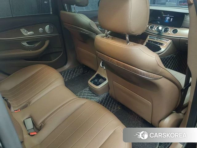 Mercedes-Benz E-class id 4277803 из Китая 10
