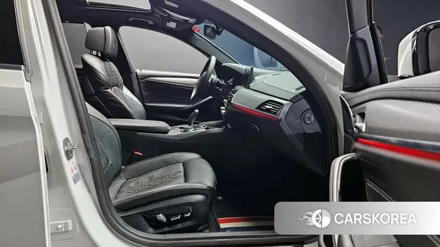 BMW 5 Series (G30) id 3439642 из Кореи 20