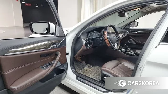 BMW 5 Series (G30) id 3000358 из Кореи 20