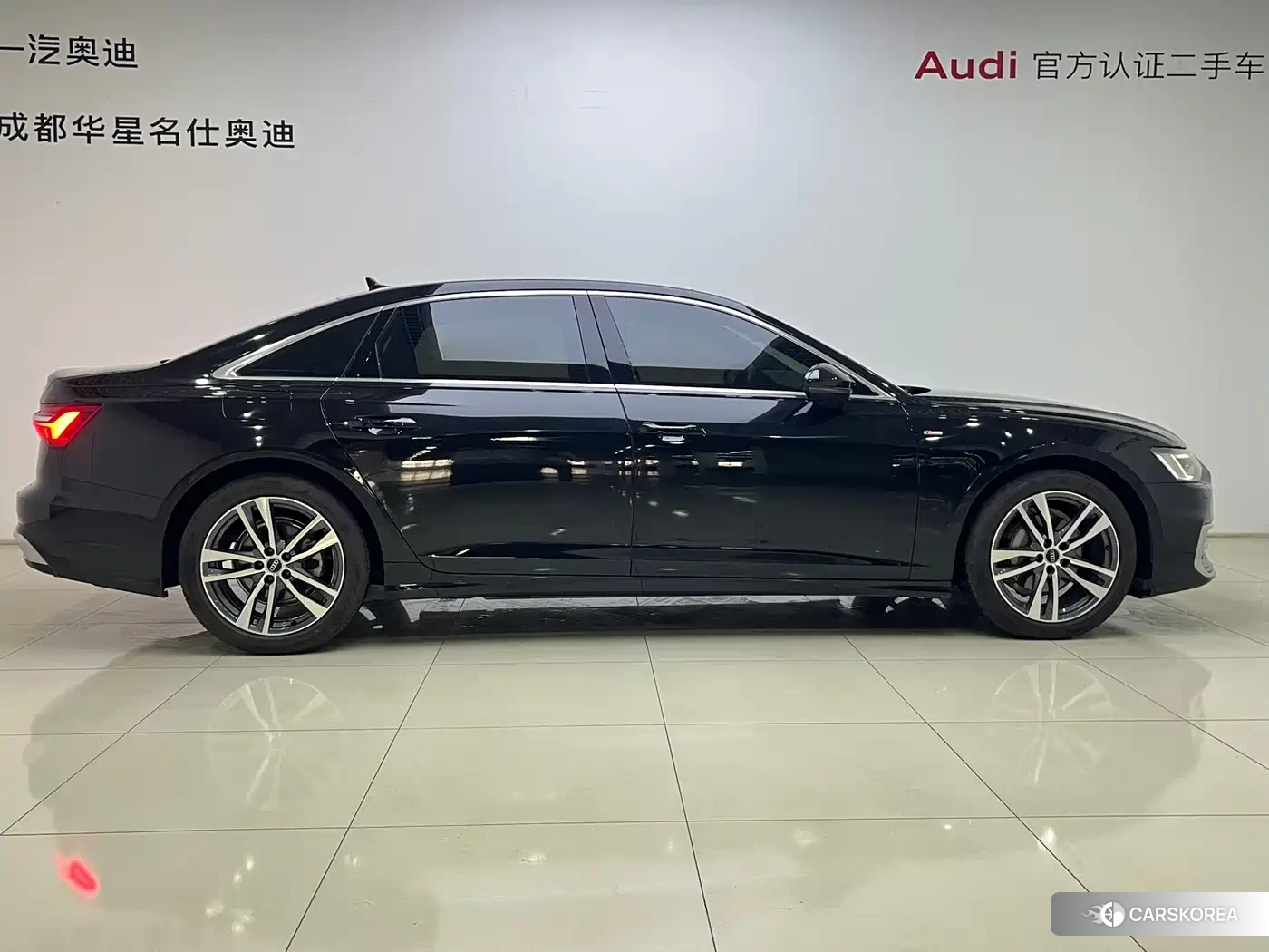 Audi A6L id 4570351 из Китая 16